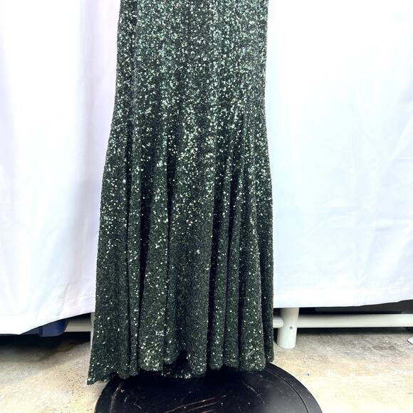 Badgley Mischka Green Sequin black Gown Size 6 V back Designer Formal - Picture 3 of 16